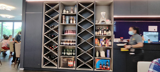 Blk 377 Hougang St. 32, #02-04 Hougang Rivercourt, Singapore 530377