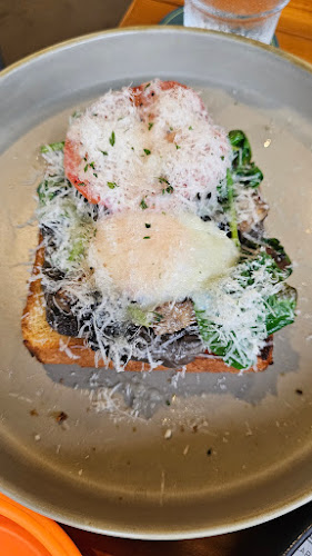 Little Farms Bistro, Katong Point (Restaurant) - Hospitality and gastronomy