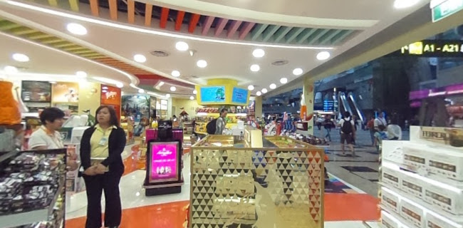 Opinii despre The Cocoa Trees - Changi Airport Terminal 3 South în Singapore - Hospitality and gastronomy