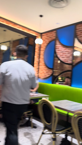 Poulet - White Sands - Hospitality and gastronomy