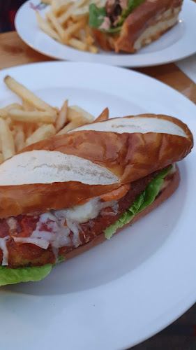 Huber's Bistro - Singapore