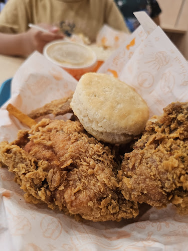 Opinii despre Popeyes Compass One în Singapore - Hospitality and gastronomy