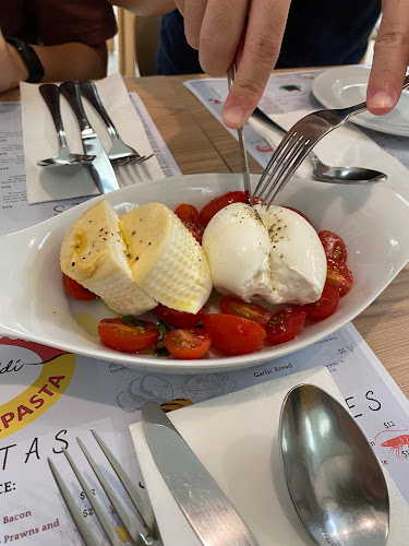 Opinii despre Burrata Joy & Gustavo Lapasta Katong V în Singapore - Hospitality and gastronomy
