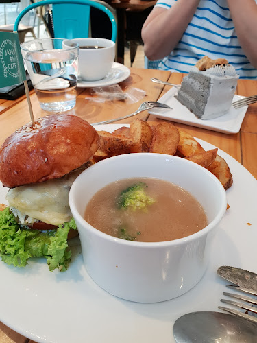 5 Wallich St, #01 - 20 Guoco Tower, Singapore 078883