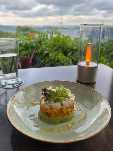 Dusk @ Mount Faber Peak - Hospitality and gastronomy