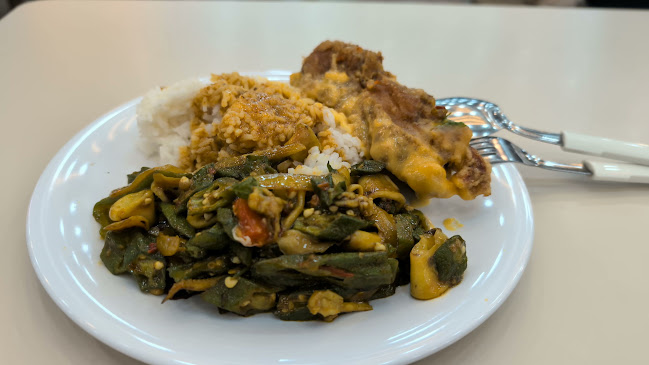 Broadway Food Centre @ 334A Sembawang Close - Singapore