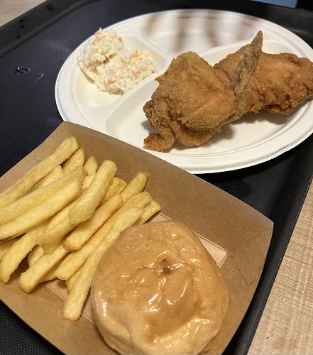 Arnold's Fried Chicken Bedok Branch - Hospitality and gastronomy