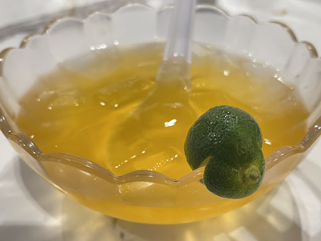 White Restaurant (Sun Plaza)