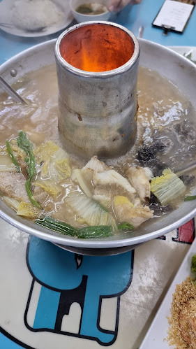 Happy Kampong Seafood - Hospitality and gastronomy