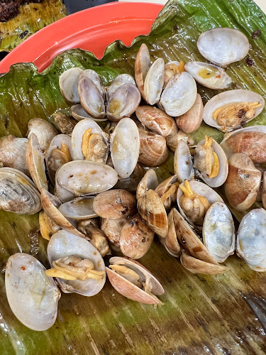 121 Geylang East Central, # 01-90, Singapore 380121