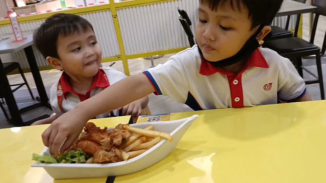 The Manhattan Fish Market - Hospitality and gastronomy