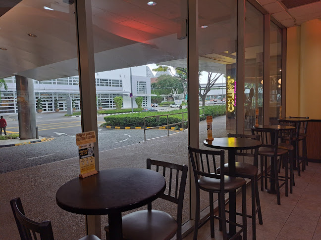 Carl's Jr. - Singapore