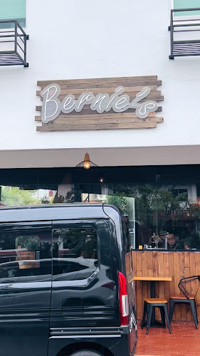 Opinii despre Bernie's în Singapore - Hospitality and gastronomy