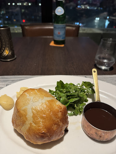 2 Stamford Rd, Level 3 Swissotel The Stamford, Singapore 178882