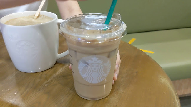 Starbucks JEM - Hospitality and gastronomy