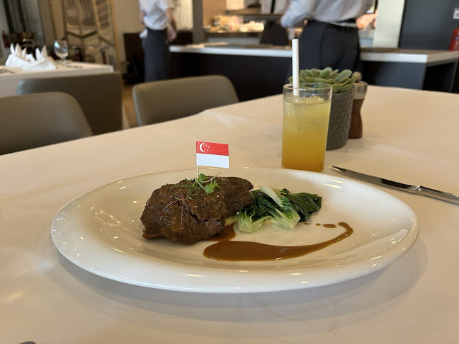 Amber West - Hospitality and gastronomy