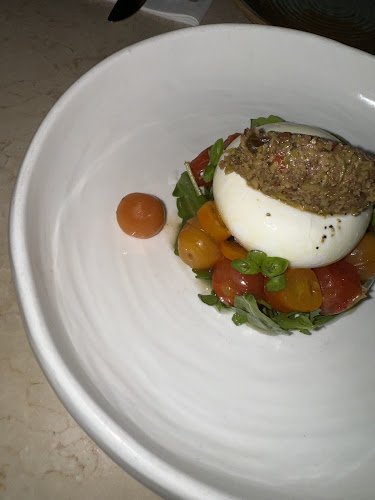 Loulou - French Cuisine & Wine Bar - Hospitality and gastronomy