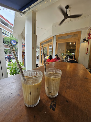 Little Rogue Coffee - Hospitality and gastronomy