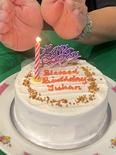 Whyzee | Birthday Cake Delivery Singapore - Hospitality and gastronomy