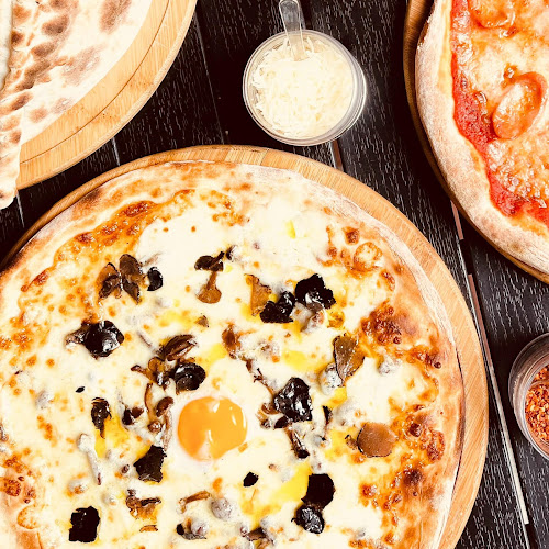 Opinii despre Bella Pizza în Singapore - Hospitality and gastronomy