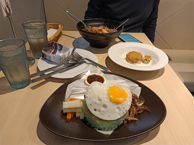 The Royals Cafe (Siglap) - Hospitality and gastronomy