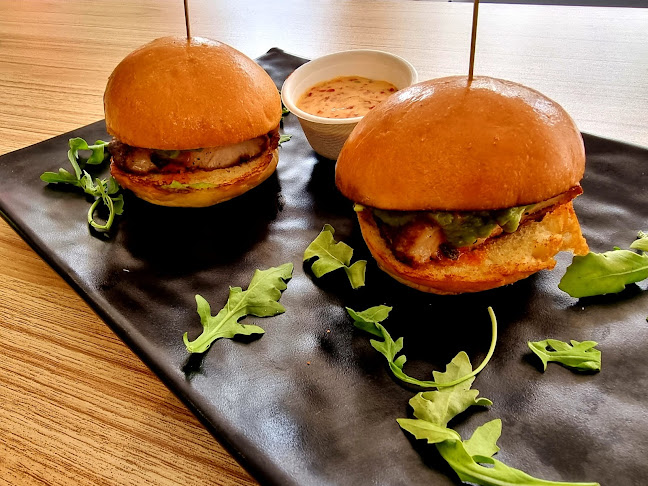 Comentarii opinii despre Kalsh & Tavira