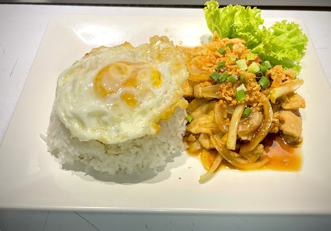 Mr Tom Yum Kung | Authentic Thai Food Singapore - Hospitality and gastronomy