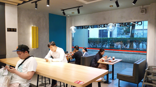 Comentarii opinii despre Jollibee Bugis