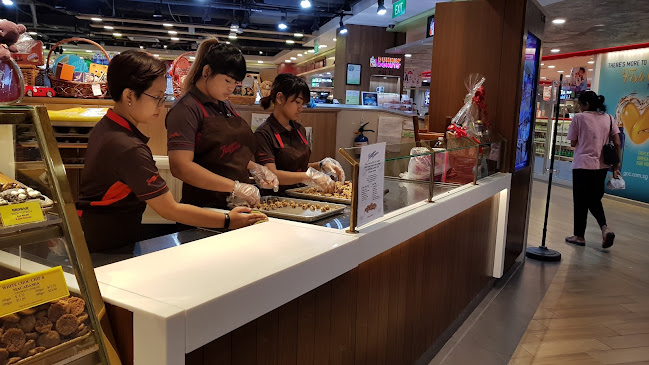 Famous Amos - Hospitality and gastronomy