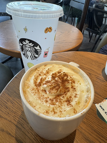 Opinii despre Starbucks Bugis Junction în Singapore - Hospitality and gastronomy