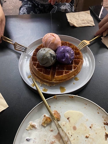 Comentarii opinii despre Burnt Cones Gelato (Sunset Way)