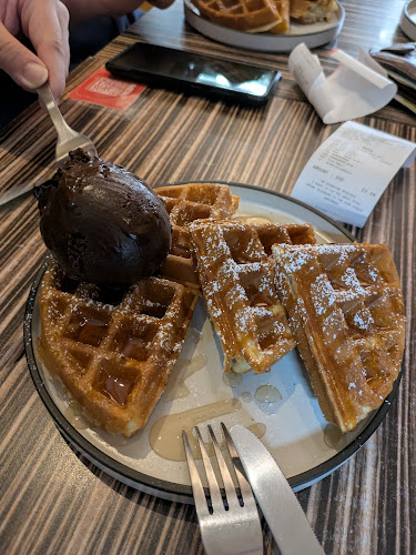 Three's A Crowd - Hospitality and gastronomy