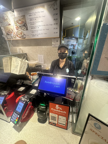 Opinii despre LiXin Teochew Fishball Noodles - Causeway Point în Singapore - Hospitality and gastronomy