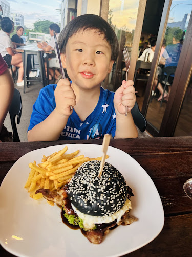 Opinii despre The Carpenters Bar în Singapore - Hospitality and gastronomy