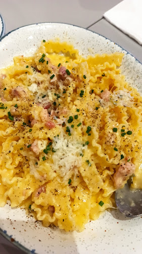 Gusta Sourdough Pizza Co. - Singapore