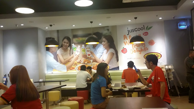 Arnold's Fried Chicken Hougang Branch - Hospitality and gastronomy