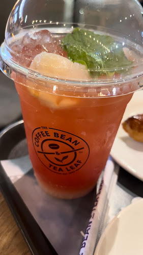 Opinii despre The Coffee Bean and Tea Leaf - Causeway Point în Singapore - Hospitality and gastronomy