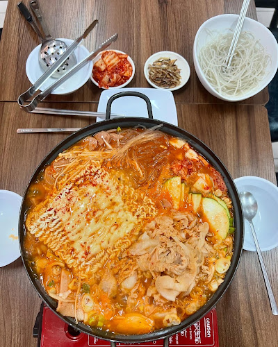 Opinii despre JeukSeokTown nice BBQ and Hotpot Korean food Pocha @ Vidacity, Pasir Ris Singapore, vegetarian options în Singapore - Hospitality and gastronomy