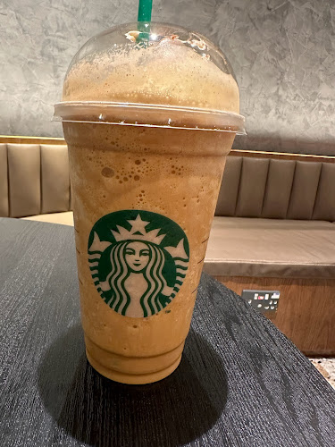 Starbucks Terminal 1 Transit - Singapore