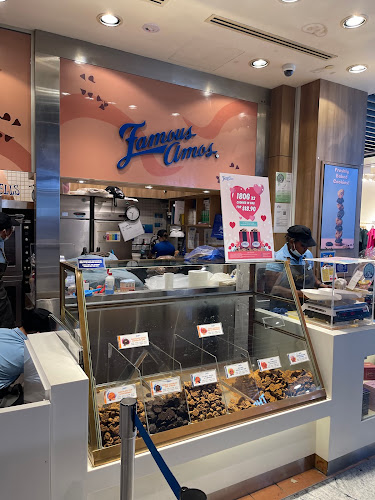 Famous Amos Wisma Atria - Hospitality and gastronomy