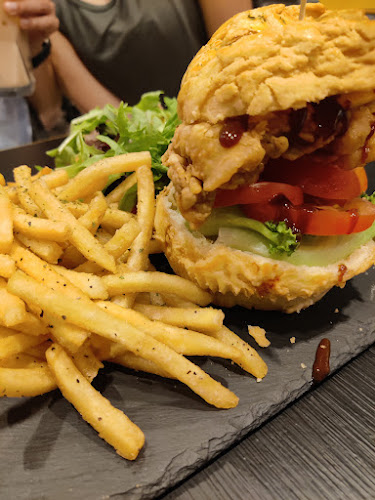 Opinii despre Kazo Cafe 卡滋屋 - Tanjong Katong în Singapore - Hospitality and gastronomy