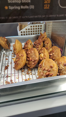 Comentarii opinii despre Sixth Floor Oyster Cake - Northshore Plaza