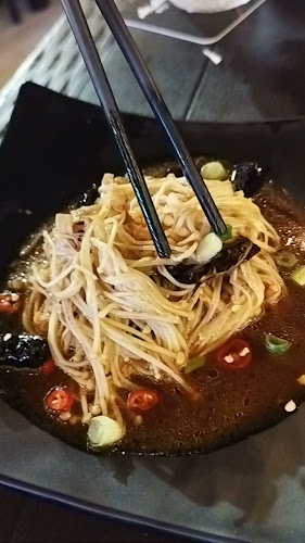 不饿不坐 - Hospitality and gastronomy