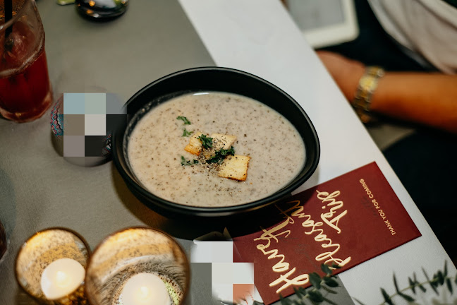 Nom Bistro - Hospitality and gastronomy