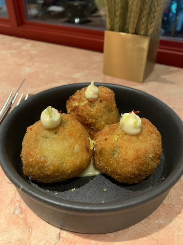 128 Tembeling Rd, Singapore 423638