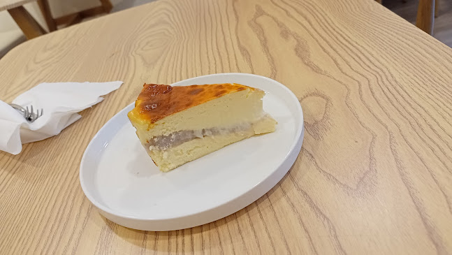 Comentarii opinii despre Cafe Lilac by Whisking Bakes