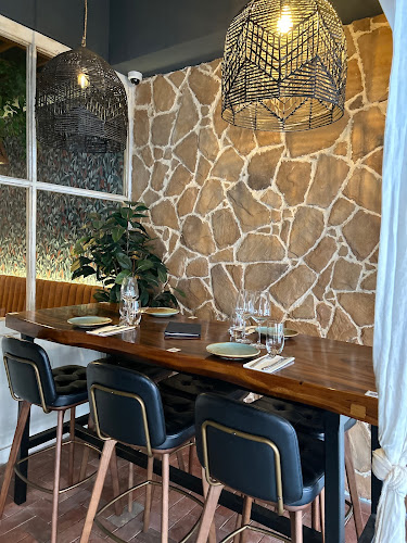 Loulou - French Cuisine & Wine Bar - Singapore