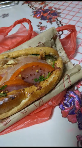 Comentarii opinii despre Ba Buông Bánh Mì