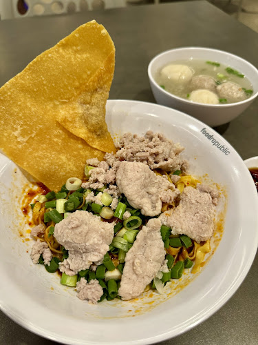 Opinii despre LiXin Teochew Fishball Noodles - Causeway Point în Singapore - Hospitality and gastronomy