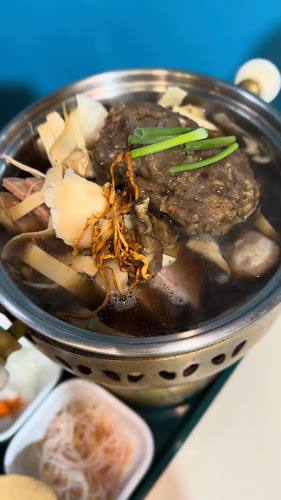 Hometown Mala Hotpot Mala Tang - Hospitality and gastronomy
